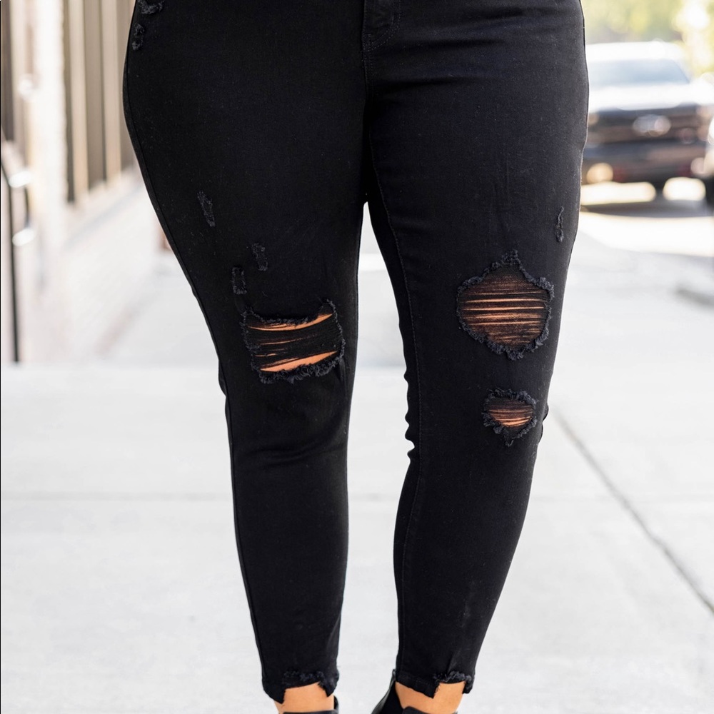 Shut the Town Down Jeans, Black NWT 🖤 - Picture 4 of 7